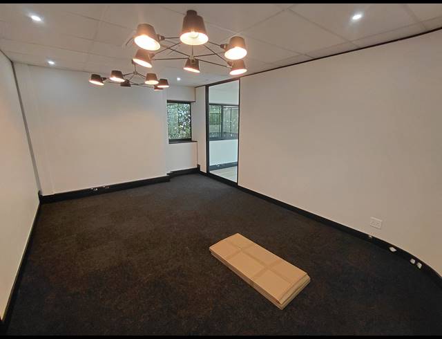 335M² OFFICE TO LET IN HALFWAY HOUSE